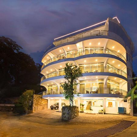 แซนเดรียนา เลค วิว Hotel แคนดี้ ภายนอก รูปภาพ